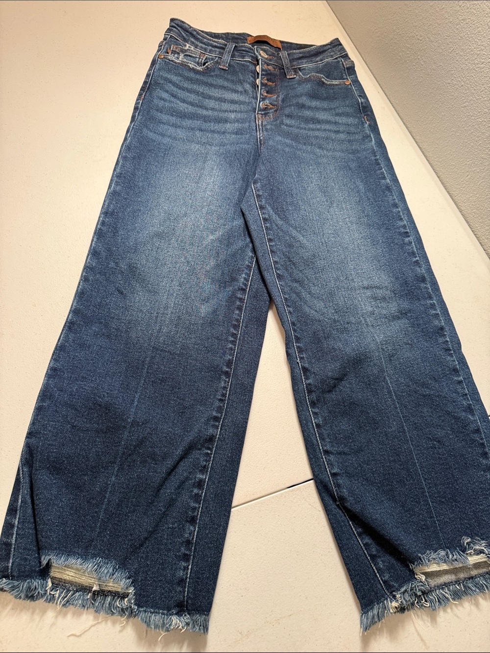 Judy Blue Medium-Dark Blue Wide-Leg Jeans with Frayed Hem